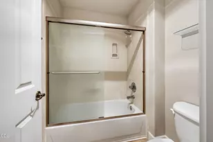 527 Sutton Pl, Ashland, OR 97520 - Photo 35