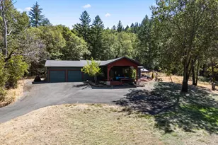 1089 Sleepy Hollow Loop, Grants Pass, OR 97527 - Photo 41