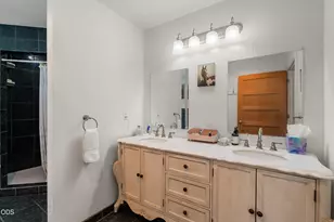 1089 Sleepy Hollow Loop, Grants Pass, OR 97527 - Photo 17
