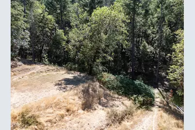 1089 Sleepy Hollow Loop, Grants Pass, OR 97527 - Photo 37