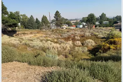 700 SE Haven Street, Madras, OR 97741 - Photo 1