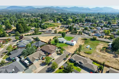 238 SW Jamee Kay Lane, Grants Pass, OR 97527 - Photo 39
