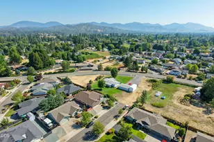 238 SW Jamee Kay Ln, Grants Pass, OR 97527 - Photo 39