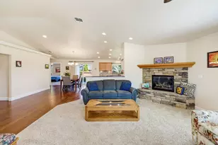 238 SW Jamee Kay Ln, Grants Pass, OR 97527 - Photo 5