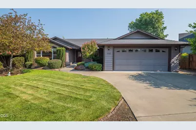 932 SW Princess Circle, Grants Pass, OR 97527 - Photo 1