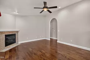 932 SW Princess Cir, Grants Pass, OR 97527 - Photo 19