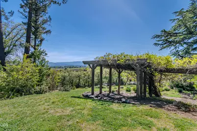 2569 Old Stage Road, Medford, OR 97502 - Photo 29