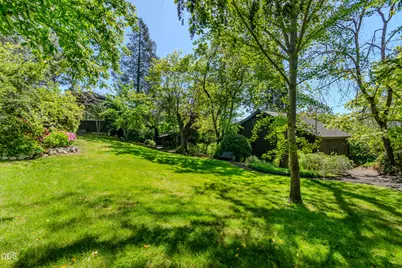 2569 Old Stage Road, Medford, OR 97502 - Photo 5