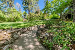 2569 Old Stage Rd, Medford, OR 97502 - Photo 7