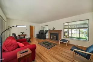 291 NW 4th St, Prineville, OR 97754 - Photo 5