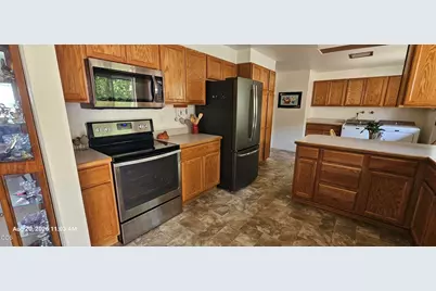 10065 Westbrook Drive, Klamath Falls, OR 97603 - Photo 11