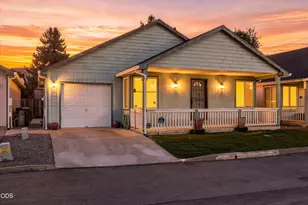 803 Bower Ln, Grants Pass, OR 97527 - Photo 1