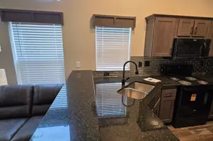 21298 NE Butler Market Rd, Bend, OR 97701 - Photo 9