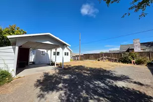 324 N 3rd St, Klamath Falls, OR 97601 - Photo 17