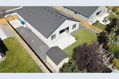 1734 NW Upas Place, Redmond, OR 97756 - Photo 3