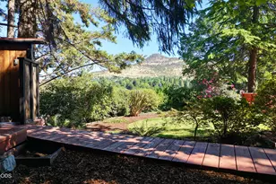 76 Monterey Dr, Medford, OR 97504 - Photo 3