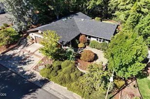 76 Monterey Dr, Medford, OR 97504 - Photo 1