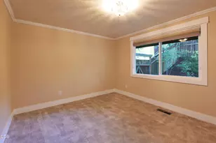 76 Monterey Dr, Medford, OR 97504 - Photo 37