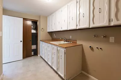 76 Monterey Drive, Medford, OR 97504 - Photo 41
