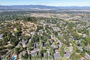 76 Monterey Dr, Medford, OR 97504 - Photo 57