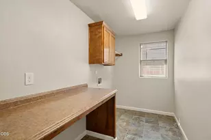1466 Clearsprings Dr, Medford, OR 97501 - Photo 13