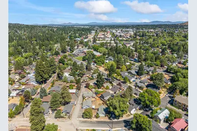 942 NW Delaware Avenue, Bend, OR 97703 - Photo 45