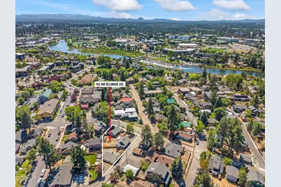942 NW Delaware Avenue, Bend, OR 97703 - Photo 1