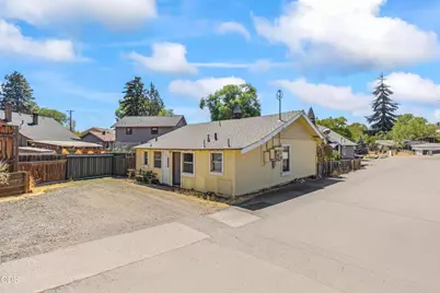 942 NW Delaware Avenue, Bend, OR 97703 - Photo 11