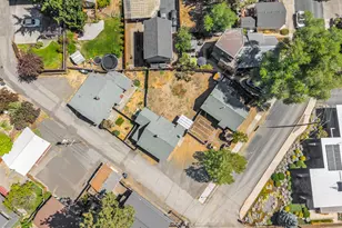 942 NW Delaware Ave, Bend, OR 97703 - Photo 5