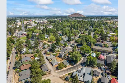 942 NW Delaware Avenue, Bend, OR 97703 - Photo 43