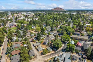 942 NW Delaware Ave, Bend, OR 97703 - Photo 43