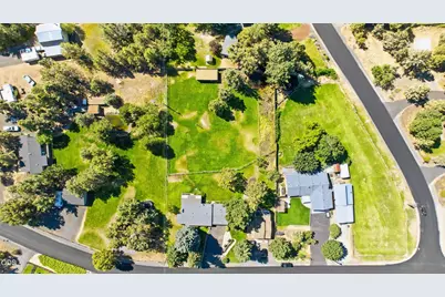 63825 Scenic Drive, Bend, OR 97703 - Photo 47