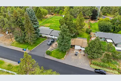 63825 Scenic Drive, Bend, OR 97703 - Photo 67