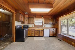 1590 S Columbus Ave, Medford, OR 97501 - Photo 13