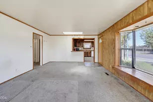 1590 S Columbus Ave, Medford, OR 97501 - Photo 11