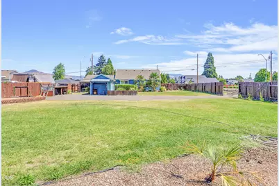 1590 S Columbus Avenue, Medford, OR 97501 - Photo 33