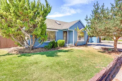 1590 S Columbus Avenue, Medford, OR 97501 - Photo 1
