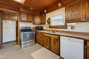 1590 S Columbus Ave, Medford, OR 97501 - Photo 15