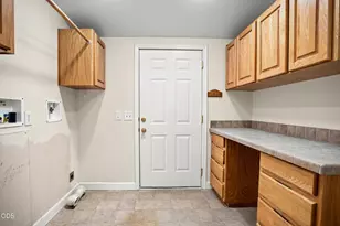 351 Orth Dr, Central Point, OR 97502 - Photo 25