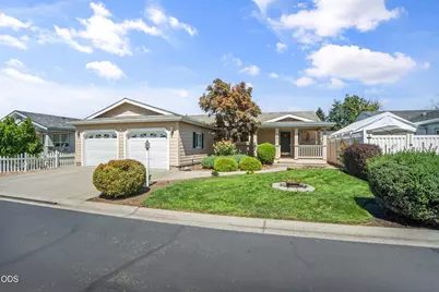 351 Orth Drive # 14, Central Point, OR 97502 - Photo 3