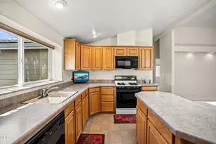 351 Orth Dr, Central Point, OR 97502 - Photo 15