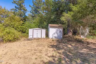 7079 Rogue River Hwy, Rogue River, OR 97537 - Photo 3