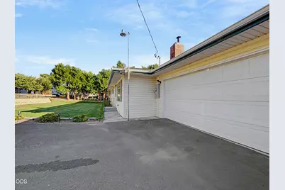 1764 Chinchalla Way, Klamath Falls, OR 97603 - Photo 5
