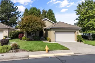 706 Summerwood Dr, Medford, OR 97504 - Photo 29