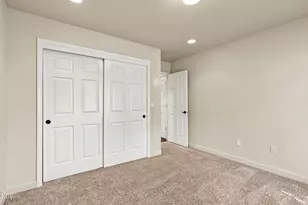 706 Summerwood Dr, Medford, OR 97504 - Photo 15