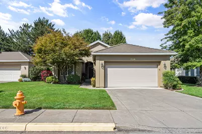 706 Summerwood Drive, Medford, OR 97504 - Photo 3