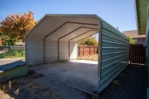 1511 Hubbard Ln, Grants Pass, OR 97527 - Photo 11