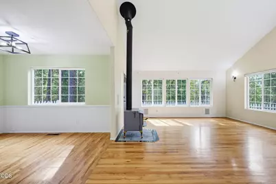560 Fish Hatchery Road, Grants Pass, OR 97527 - Photo 5