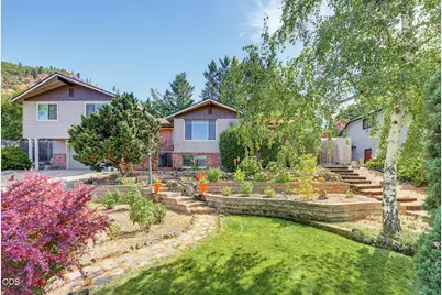 811 NE Oregon Avenue, Grants Pass, OR 97526 - Photo 33