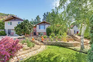 811 NE Oregon Ave, Grants Pass, OR 97526 - Photo 33